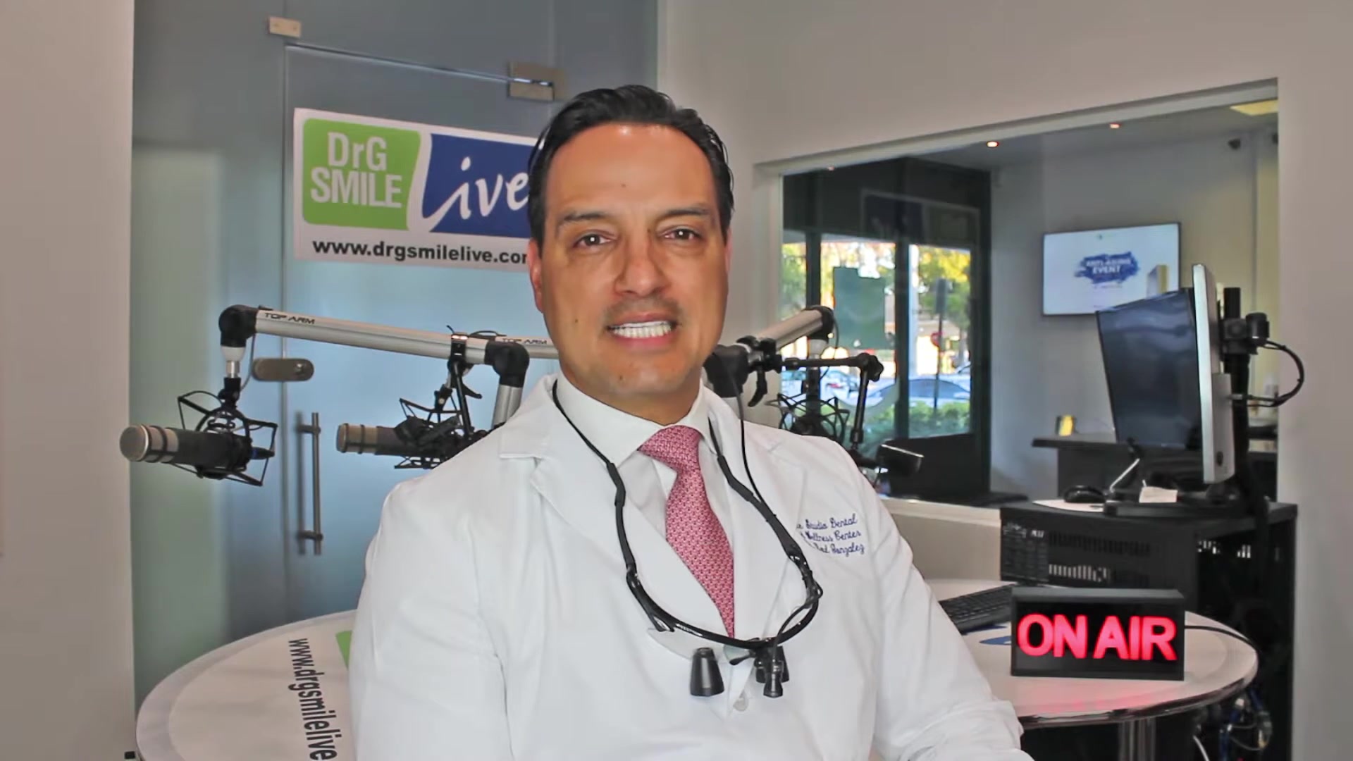 El doctor en el vídeo original.