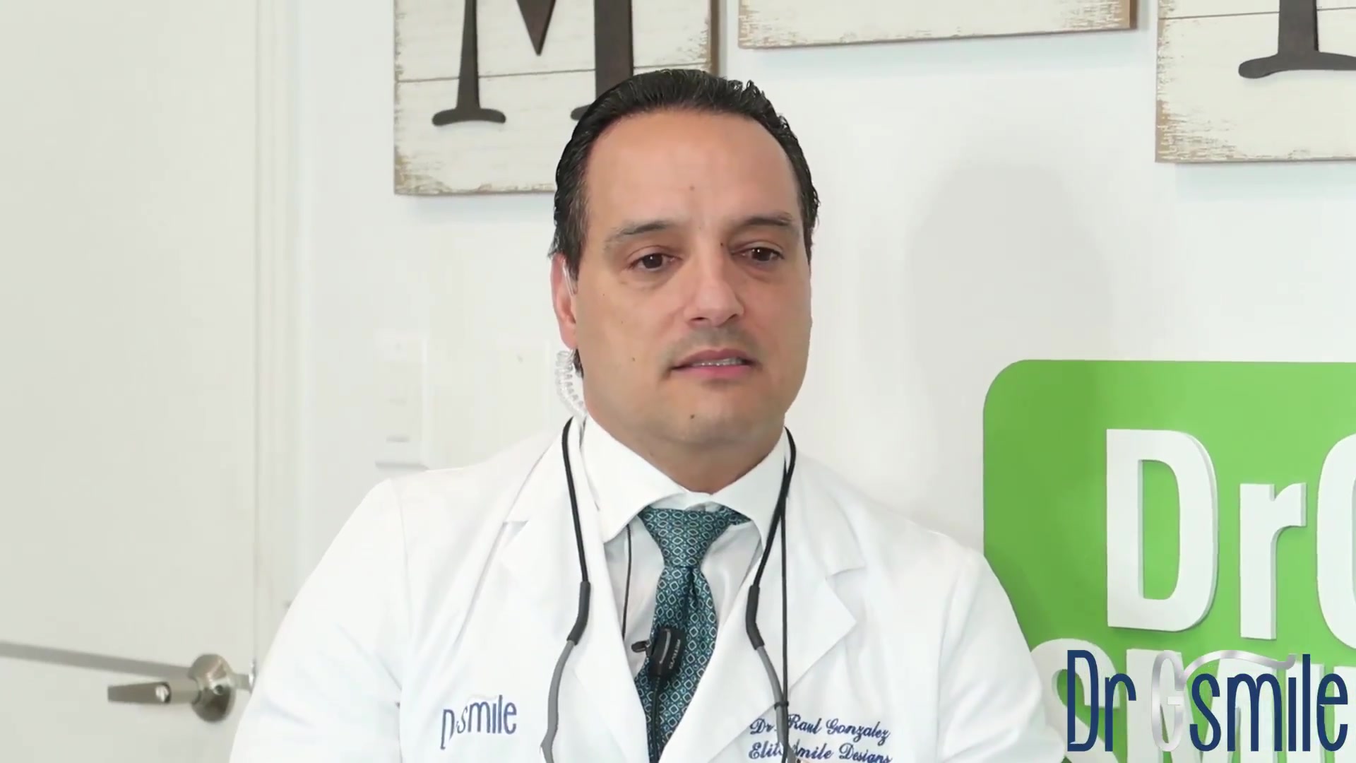El doctor en el vídeo original.